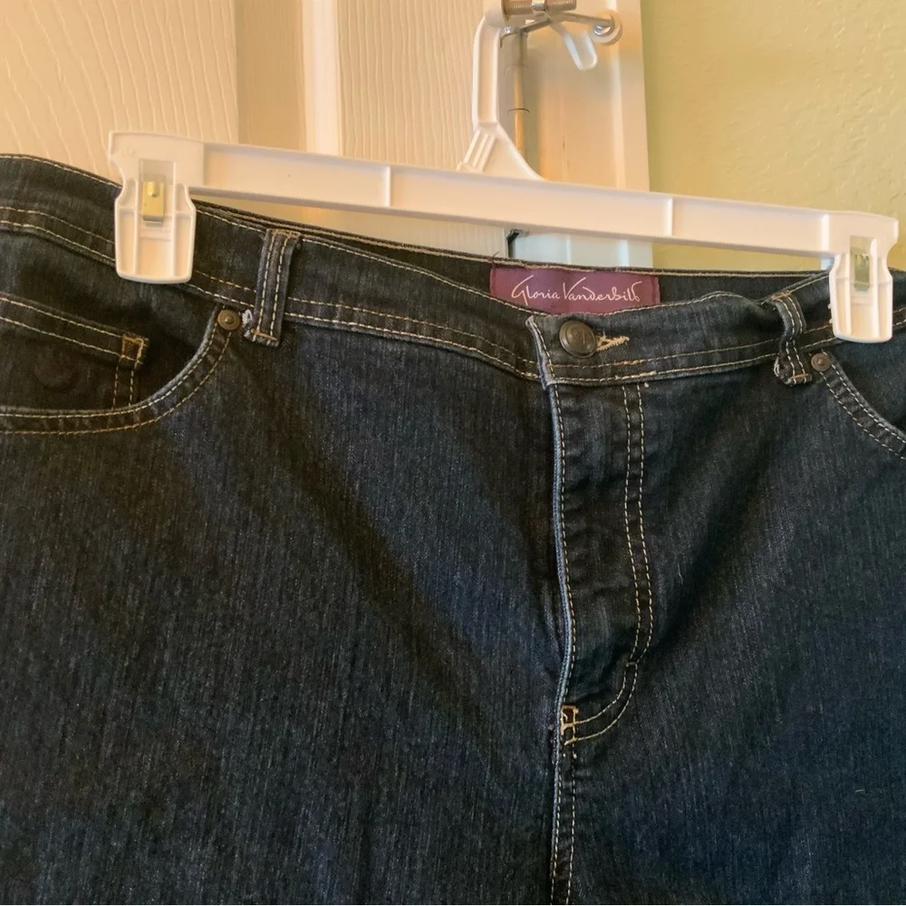 Gloria Vanderbilt Amanda Bermuda Dark Blue Denim Shorts - Picture 3 of 6